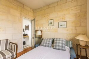Bordeaux – Primerose, Elegant Bourgeois Residence with Garden, Swimming Pool and Private Parking