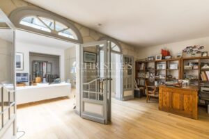 Bordeaux – Primerose, Elegant Bourgeois Residence with Garden, Swimming Pool and Private Parking