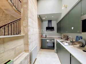 Bordeaux centre — Immeuble divisé en volumes, entièrement rénové, 8 chambres indépendantes