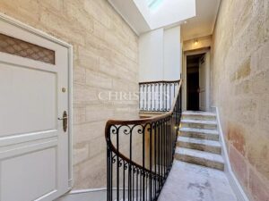 Bordeaux centre — Immeuble divisé en volumes, entièrement rénové, 8 chambres indépendantes