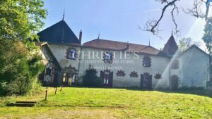 Character 19th century country house just minutes from Limoges