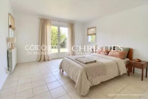 For sale Bidart - Single-storey house near Biarritz with swimming pool, landscaped garden and 4 bedrooms