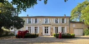Elegant Family Manor House between Bordeaux and Saint-Émilion