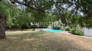 Elegant Family Manor House between Bordeaux and Saint-Émilion