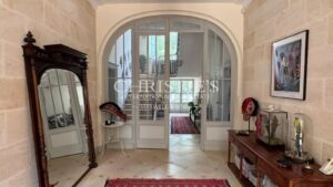 Elegant Family Manor House between Bordeaux and Saint-Émilion