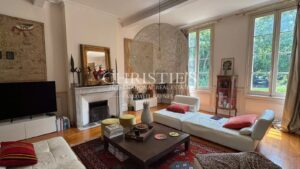 Elegant Family Manor House between Bordeaux and Saint-Émilion