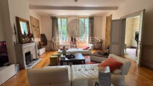 Elegant Family Manor House between Bordeaux and Saint-Émilion