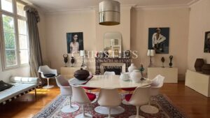 Elegant Family Manor House between Bordeaux and Saint-Émilion