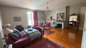 Elegant Family Manor House between Bordeaux and Saint-Émilion
