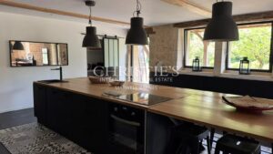 Elegant Family Manor House between Bordeaux and Saint-Émilion
