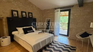 Elegant Family Manor House between Bordeaux and Saint-Émilion