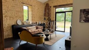 Elegant Family Manor House between Bordeaux and Saint-Émilion