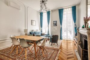Bordeaux Tourny - Superbe appartement - Prestations anciennes - Ascenseur - Terrasse et Balcon