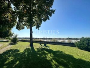 Élégante Girondine en pierre avec vues panoramiques sur la Dordogne