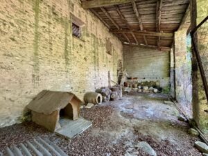Logis charentais avec dépendances à proximité de l'océan