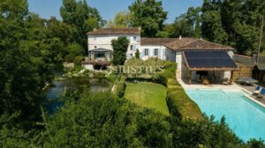 Moulin remarquable du XVIème, 370 m² avec sa maison d'amis, proche de Saintes