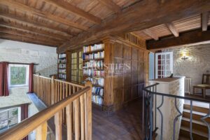 Moulin remarquable du XVIème, 370 m² avec sa maison d'amis, proche de Saintes