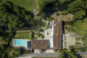 Moulin remarquable du XVIème, 370 m² avec sa maison d'amis, proche de Saintes
