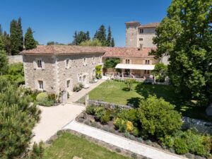 Fully restored historic chateau 13th / 14th and 17th Century