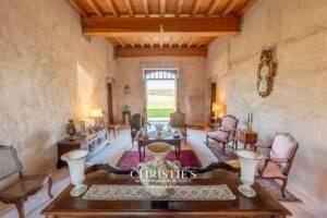 Elégant chateau du XIIIème siécle aux volumes remarquables et sa maison d'amis, vue panoramique, à 5 mn de Lectoure