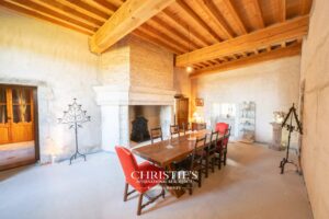 Elégant chateau du XIIIème siécle aux volumes remarquables et sa maison d'amis, vue panoramique, à 5 mn de Lectoure