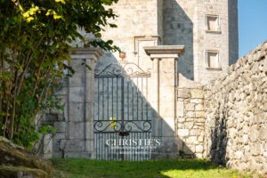 Elégant chateau du XIIIème siécle aux volumes remarquables et sa maison d'amis, vue panoramique, à 5 mn de Lectoure