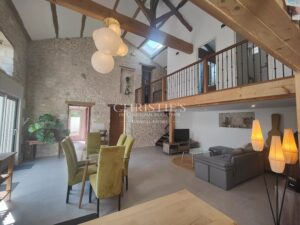 ESPRIT LOFT DANS UN CHAI REHABILITE