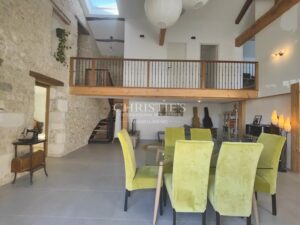 ESPRIT LOFT DANS UN CHAI REHABILITE