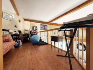 Grande propriété à Grézac : 370 m², piscine couverte, tennis et espace gîte