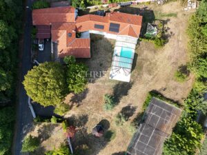 Grande propriété à Grézac : 370 m², piscine couverte, tennis et espace gîte