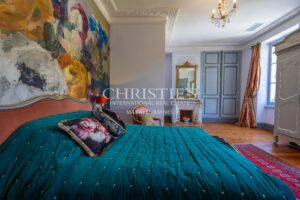 The Peacock Domaine with Three Cottages and Unrivaled Valley Views