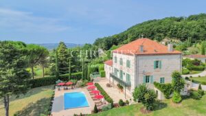The Peacock Domaine with Three Cottages and Unrivaled Valley Views