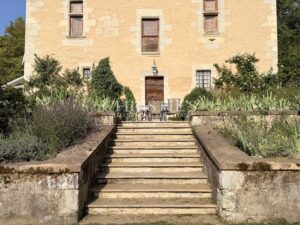UN LOGIS DU XVIIe SIÈCLE EN PÉRIGORD VERT