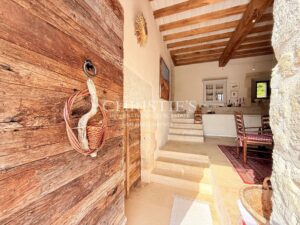 UN LOGIS DU XVIIe SIÈCLE EN PÉRIGORD VERT