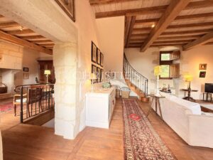 UN LOGIS DU XVIIe SIÈCLE EN PÉRIGORD VERT