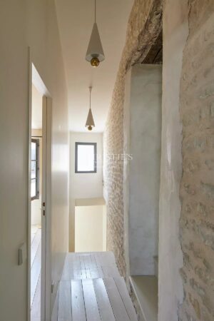 Maison d'architecte en centre village