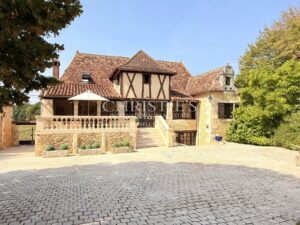 Élégante propriété de caractère en Dordogne, avec maison d’amis, piscine et parc paysager