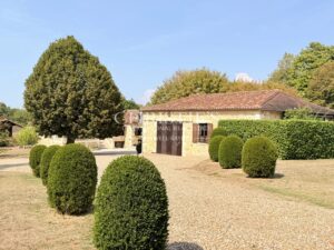 Élégante propriété de caractère en Dordogne, avec maison d’amis, piscine et parc paysager