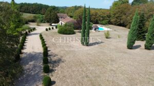 Élégante propriété de caractère en Dordogne, avec maison d’amis, piscine et parc paysager