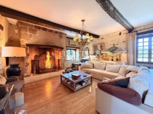 Élégante propriété de caractère en Dordogne, avec maison d’amis, piscine et parc paysager