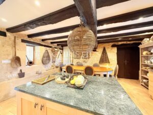 Élégante propriété de caractère en Dordogne, avec maison d’amis, piscine et parc paysager