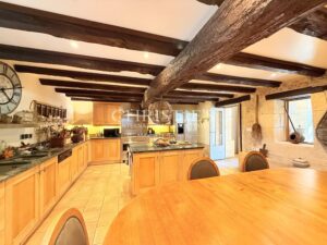 Élégante propriété de caractère en Dordogne, avec maison d’amis, piscine et parc paysager