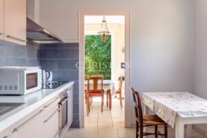 ANDERNOS, in the sought-after Betey area on the Basin side, attractive corner house.