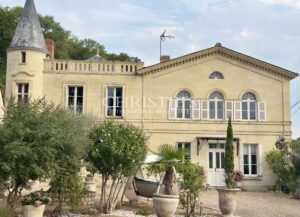 Neoclassical Manor House on the Banks of the Loire