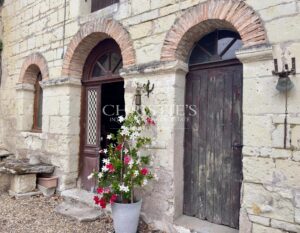 Neoclassical Manor House on the Banks of the Loire