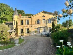 Neoclassical Manor House on the Banks of the Loire