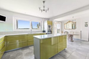 Beautifully Presented Country Home with Panoramic Views