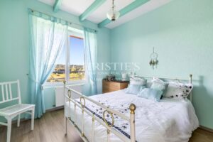 Beautifully Presented Country Home with Panoramic Views