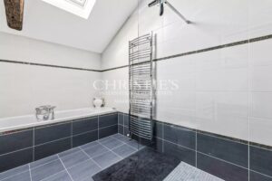 Beautifully Presented Country Home with Panoramic Views