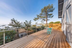 CAP FERRET PENINSULA – CLAOUEY – Charming Front-Line Villa with 5 Suites (150 sqm)